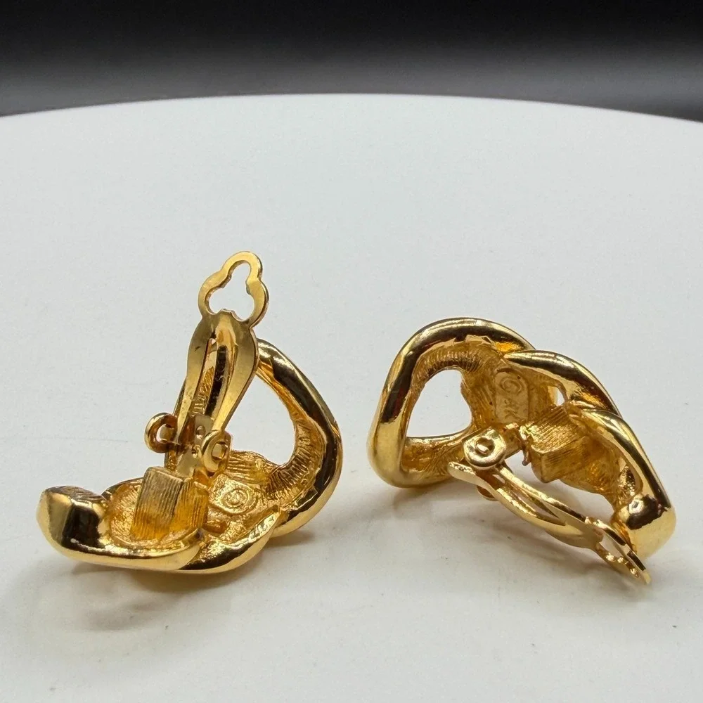 Gold Tone Chunky Interlocking Chain Link Clip On Earrings Statement Jewelry